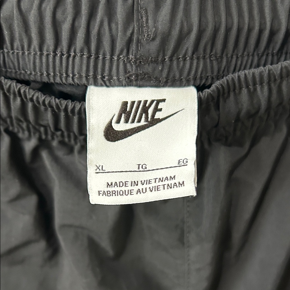 Nike Black Cargo Jogger Pants with Elastic Cuffs - Picture 3 of 9